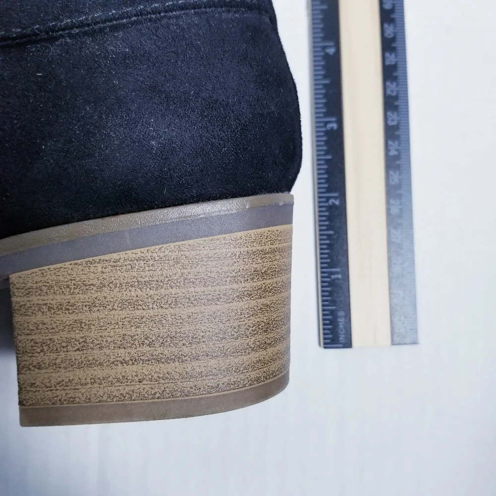 SONOMA ANKLE BOOTS WITH SIDE BUCKLE AND INNER ZIPPERS SIZE 8